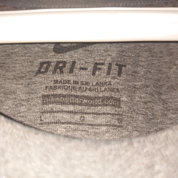 NWOT Nike women's Large Dri fit grey longsleeve. - Picture 3 of 7